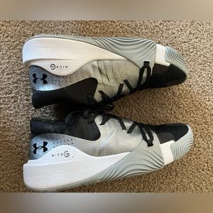 Under Armour for men size 9.5 color black & gray
